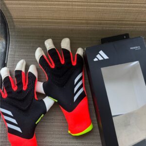 : adidas-predator-goalkeeper-gloves-cameroon