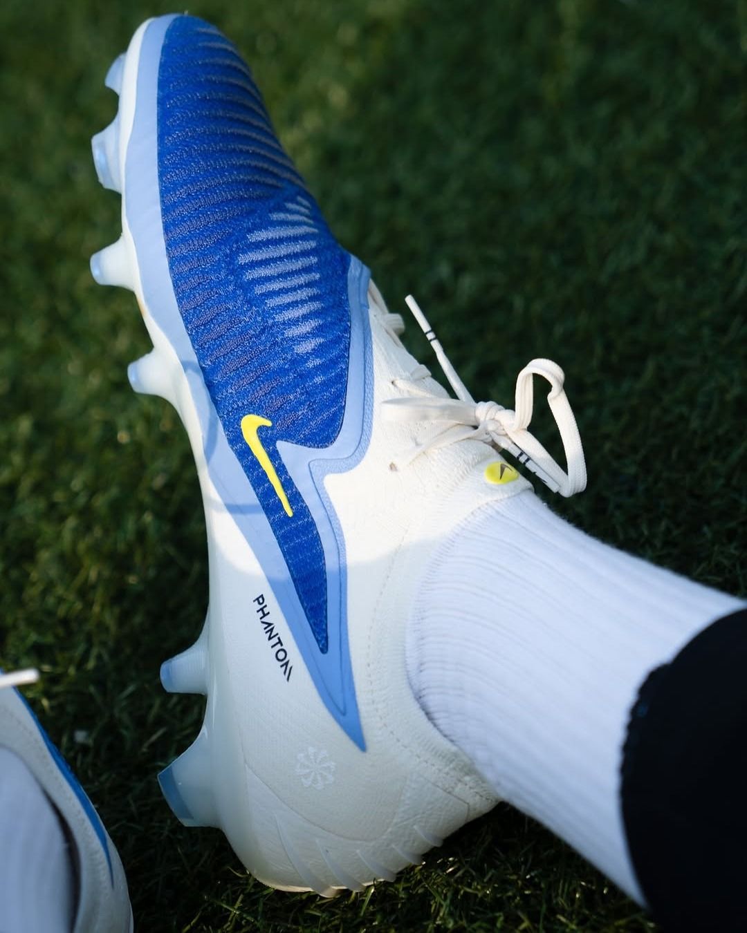 Nike Phantom 6 Low Elite FG Racer Blue Cameroon - Image 3